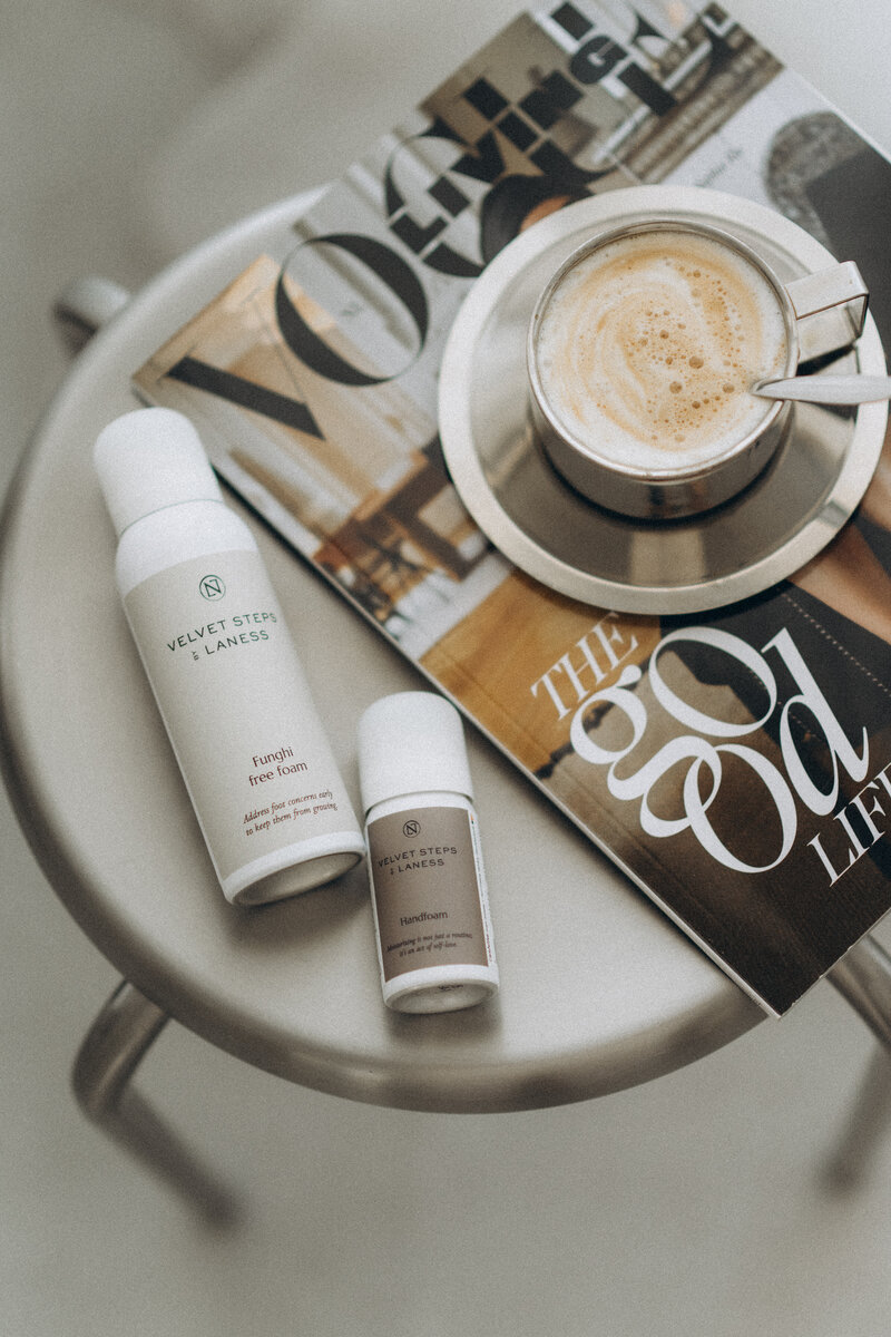 LaNess Nagelstudio velvet steps laness producten vogue koffie